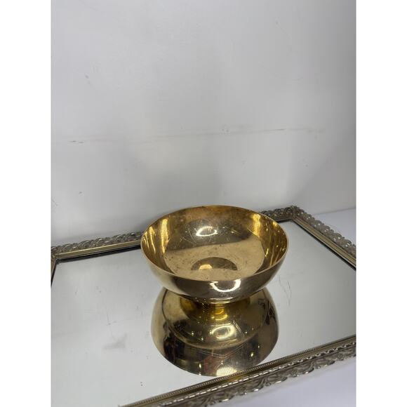 Vintage Solid Brass Pedestal Bowl , Trinket box , Made in India , Brass Planter - Picture 7 of 10